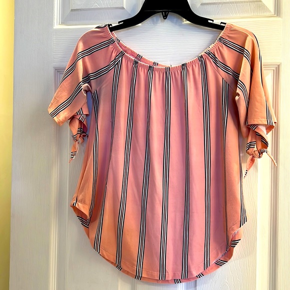 Mandees Pink 3/4 Tie Sleeve Top - Picture 1 of 7